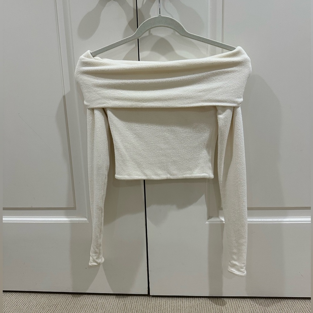 ARE YOU AM I Cream Off-Shoulder Crop Top